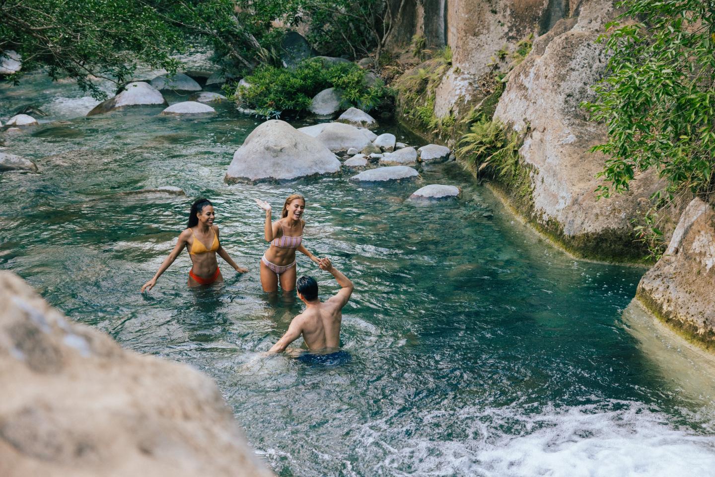wasserfall las-chorreras-hacienda-guachipelin